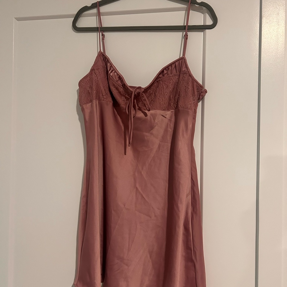 Elegant Lace Trim Satin Slip - Pink